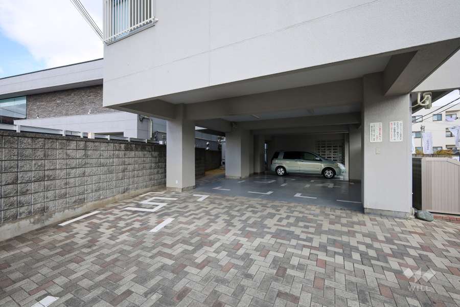 敷地内駐車場（屋外平面式・屋内平面式）