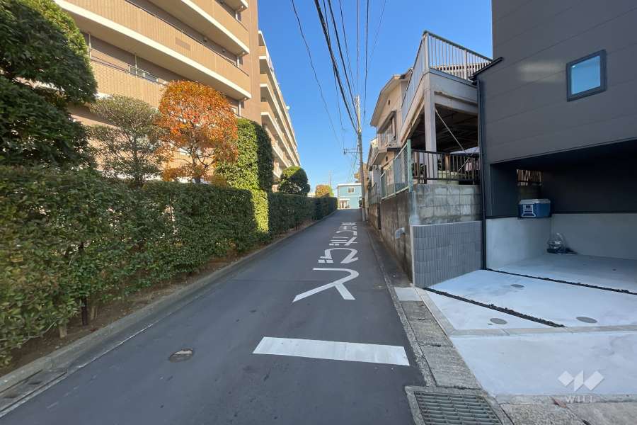 敷地南東側の前面道路