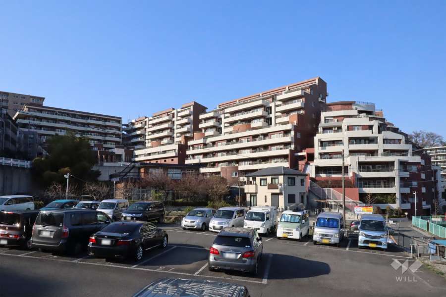 ヒューマンスクエア日吉ウルビノの外観(南側から)　