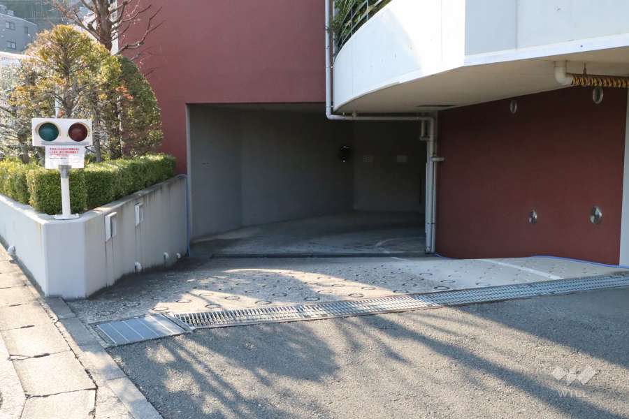 駐車場の出入り口　