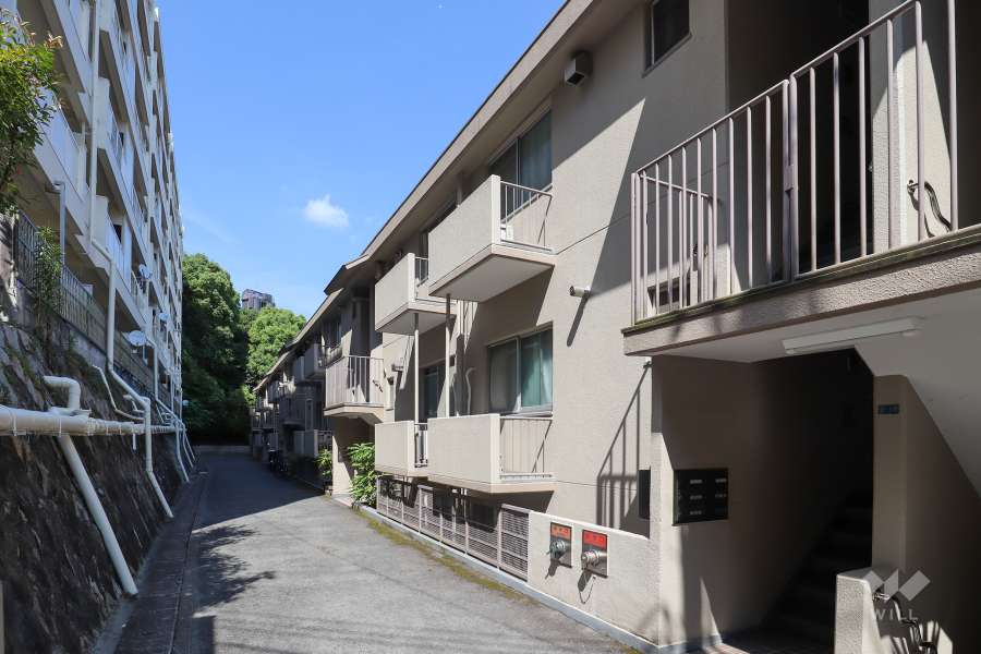 箕面グリーンハイツ2の外観（西側から）