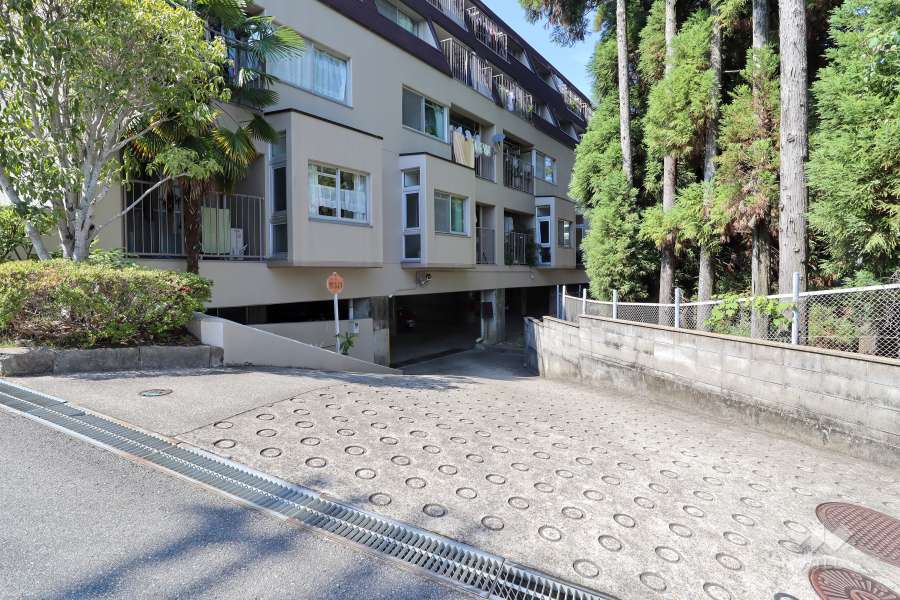 駐車場の出入口