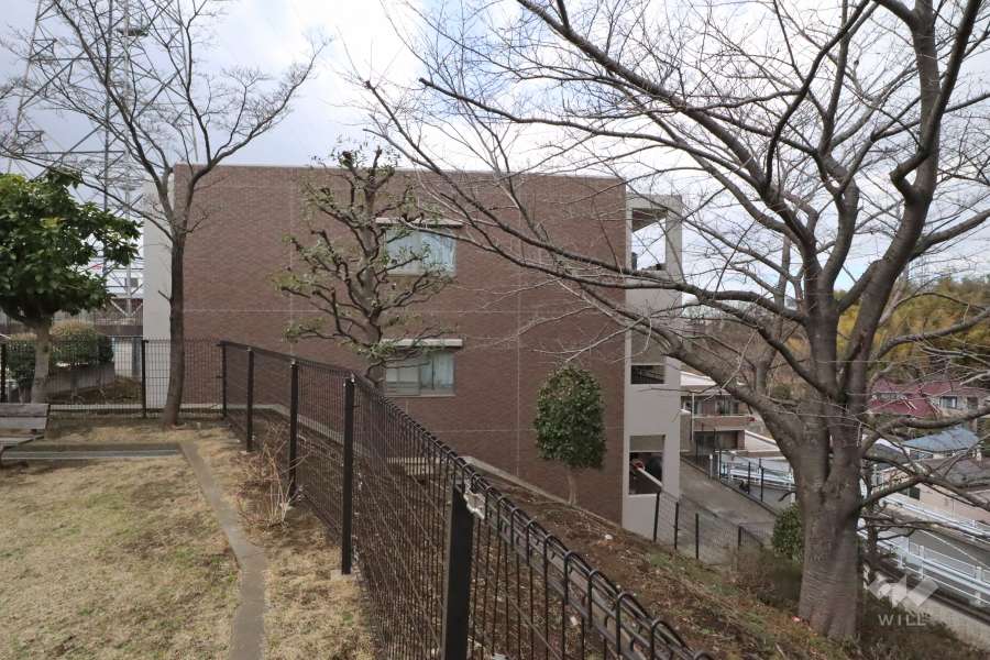 プレール日吉台の外観（南東側から）　