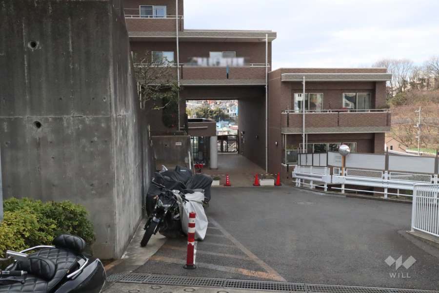 エントランスアプローチ　
