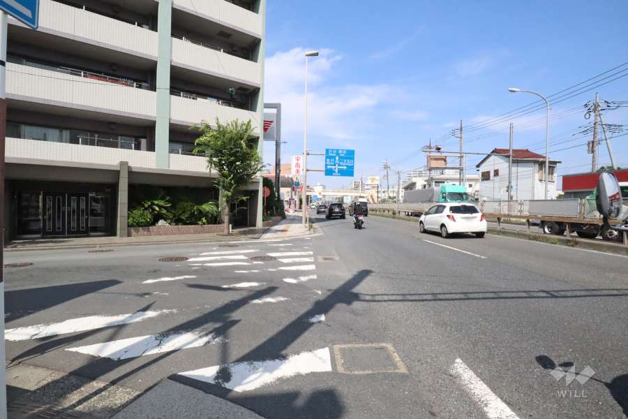 敷地南東側の前面道路