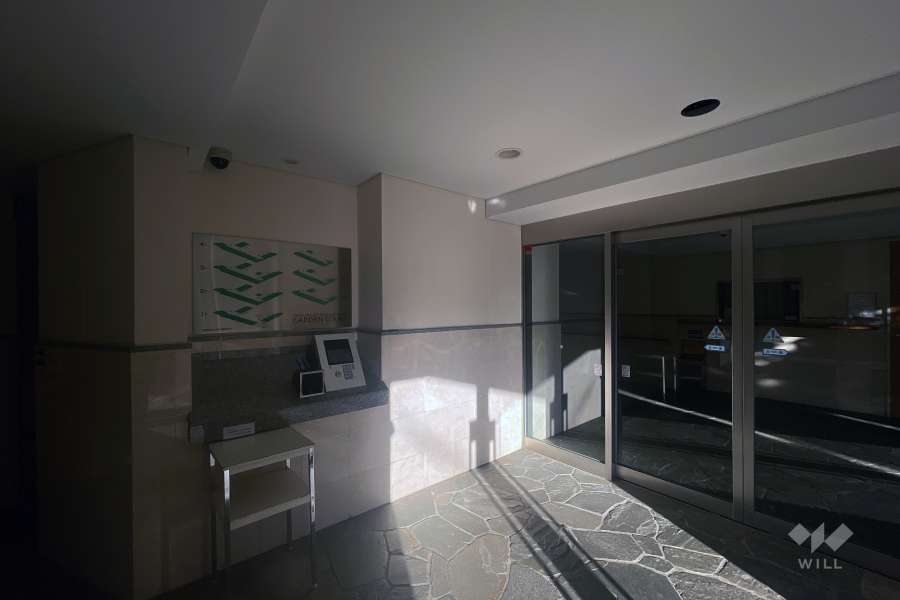 エントランスはオートロック付きです。