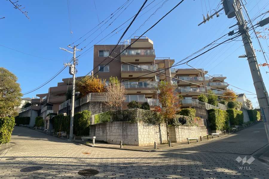 セブンフォレストヒルベイコートの外観（北西側から）