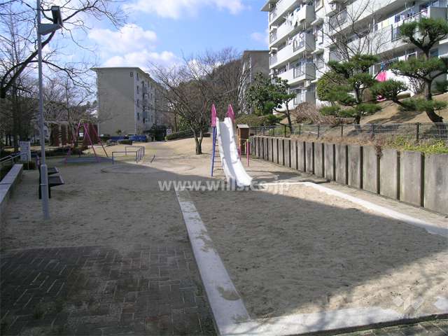 11棟の南側は公園です
