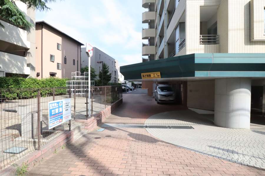 駐車場の出入り口