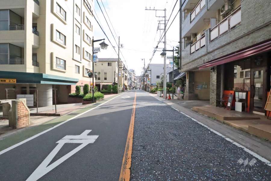 敷地北西側の前面道路