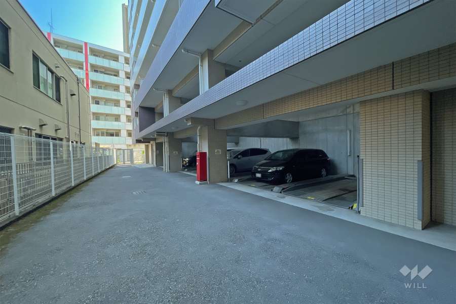 敷地内駐車場（屋内機械式）