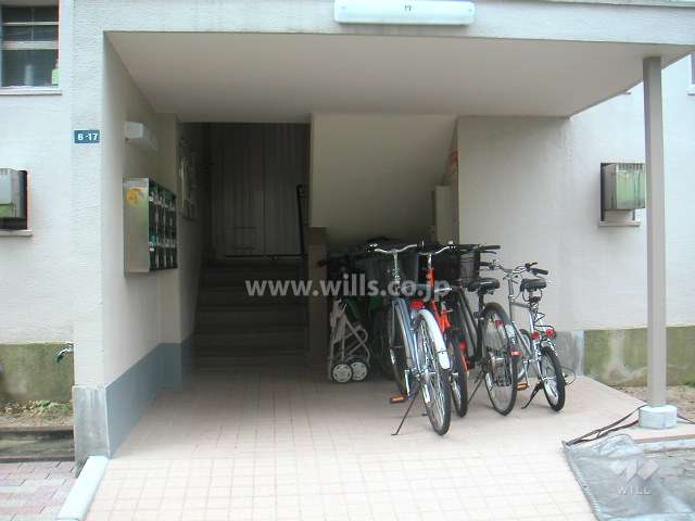 住戸入口（共用ポスト）