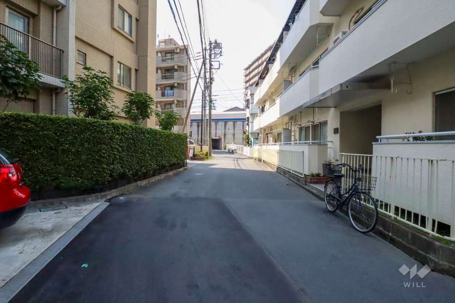 敷地北東側の前面道路　