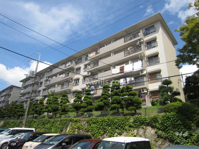 箕面如意谷住宅18棟の外観（南東側から）