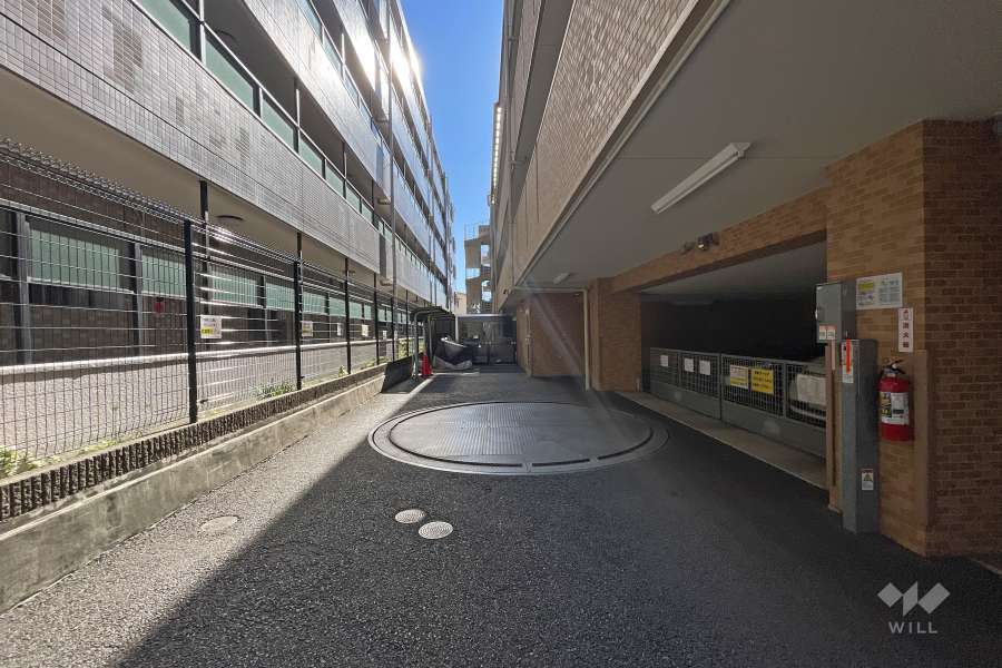 敷地内駐車場（屋内機械式）