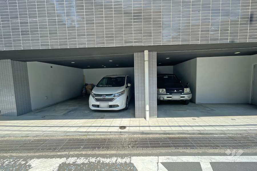 敷地内駐車場（屋内平面式）