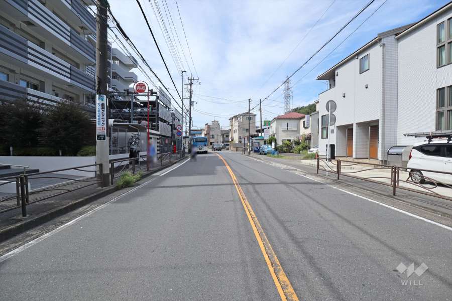 敷地北側の前面道路