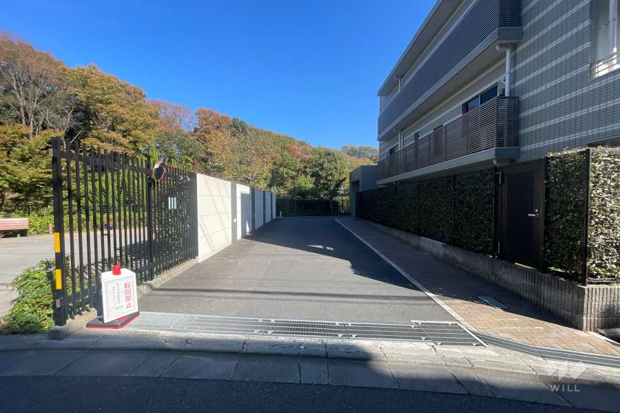 駐車場の出入り口