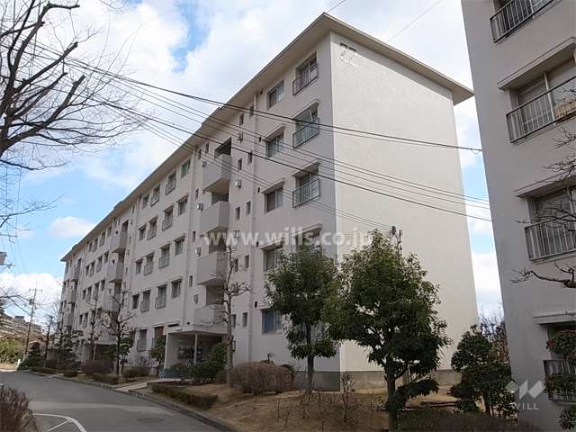 箕面如意谷住宅22棟の外観（北西側から）