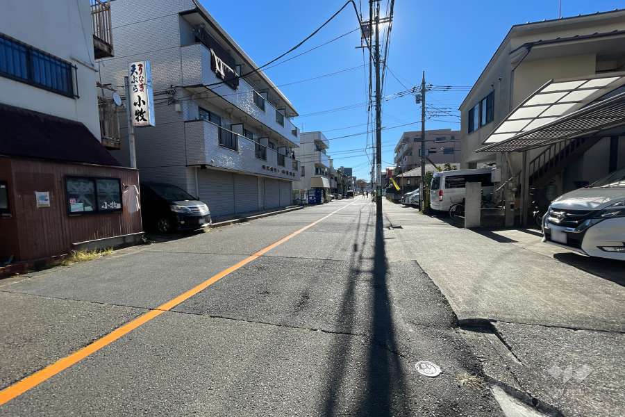 前敷地東側の面道路（北側から）