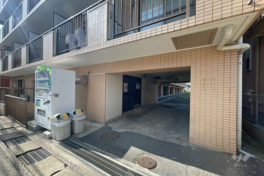 駐車場の出入り口
