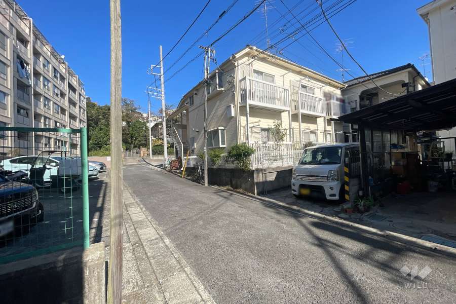 敷地東側の前面道路