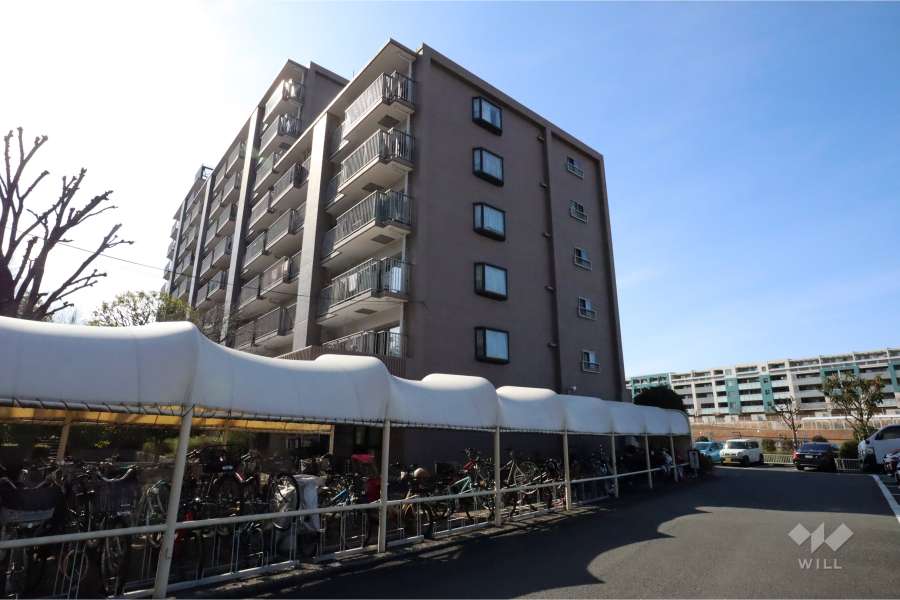 梶ヶ谷プラザビルの外観(南東側から)