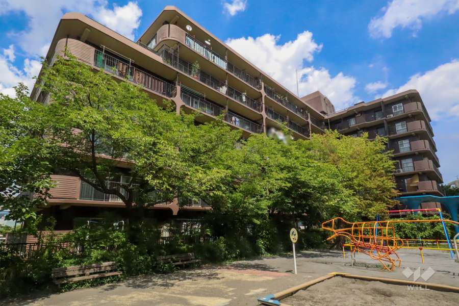 溝の口スカイハイツの外観(南西側から)