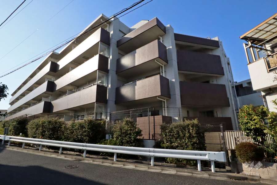 パレステージ日吉さくらが丘の外観（南東側から）