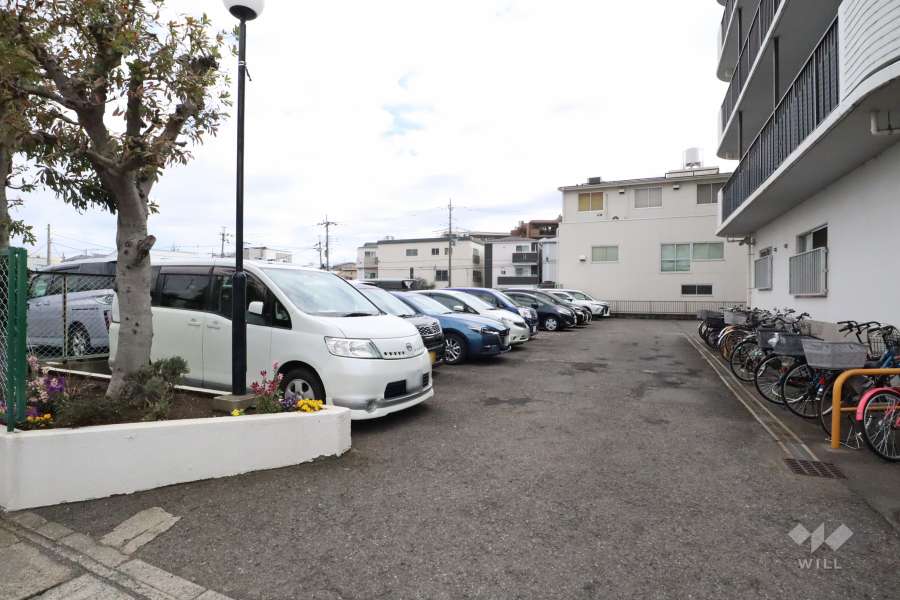 敷地内駐車場（屋外平面式）　