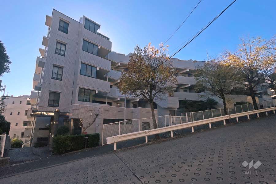 ニューウェルテラス第２日吉の外観（北東側から）あ