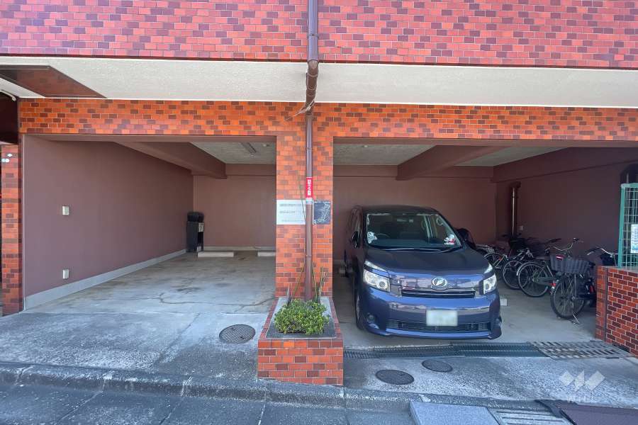 敷地内駐車場（屋内平面式）