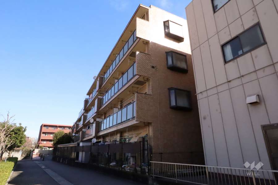 パールマンション溝の口の外観(南西側から)