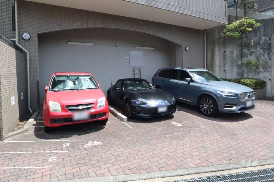 敷地内駐車場（屋外平面式）