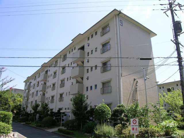 箕面如意谷住宅９棟の外観（北西側から）