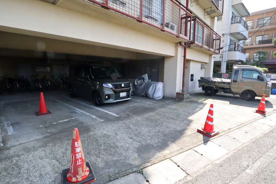 敷地内駐車場（屋内平面式、屋外平面式）