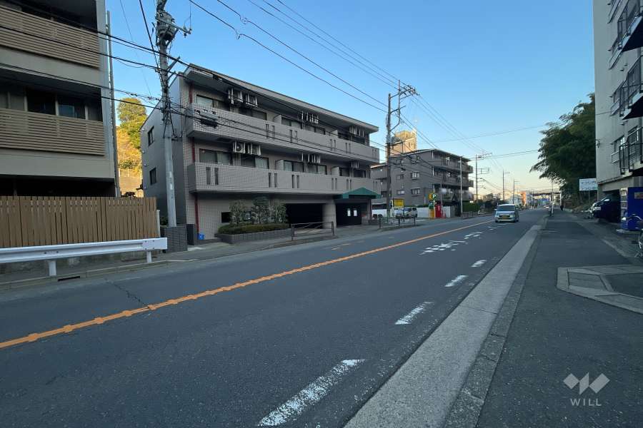 敷地北東側の前面道路　