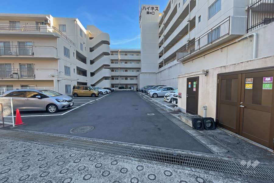 敷地内駐車場（屋外平面式）