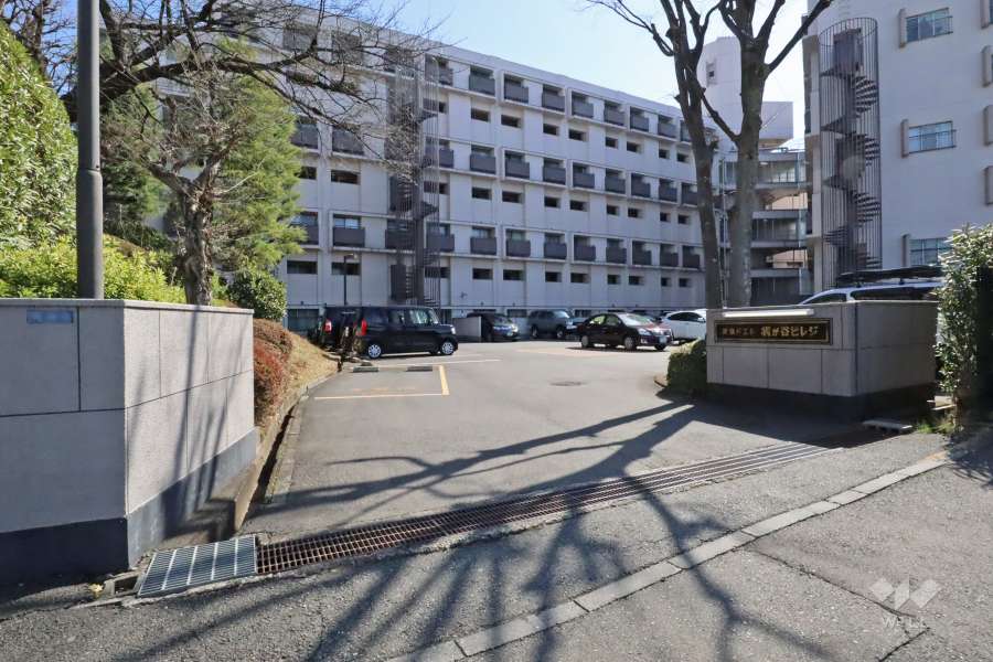 敷地入り口