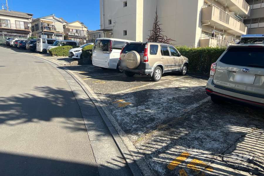 敷地内駐車場（屋外平面式）