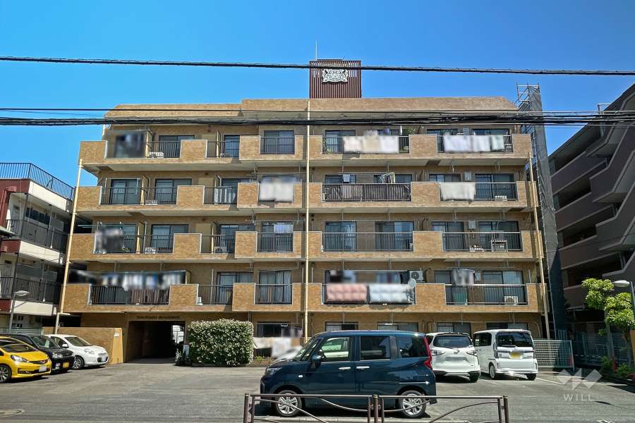 ライオンズマンション武蔵新城の外観（南側から）