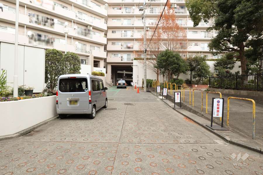 駐車場の出入り口