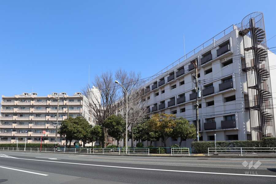 東急ドエル梶ヶ谷ビレジの外観（南西側から）