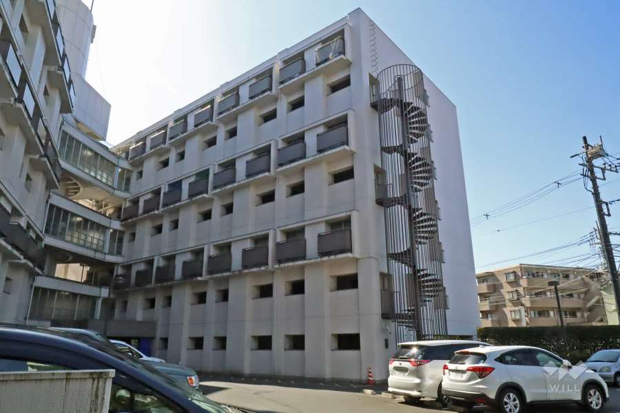 東急ドエル梶ヶ谷ビレジC棟の外観（北東側から）