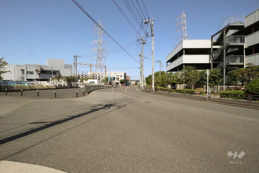 敷地北西側の前面道路