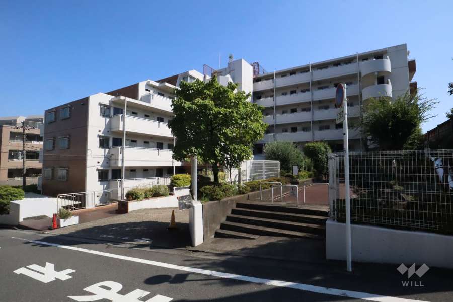 フロリード梶ヶ谷スカイマンションの外観(北西側から)