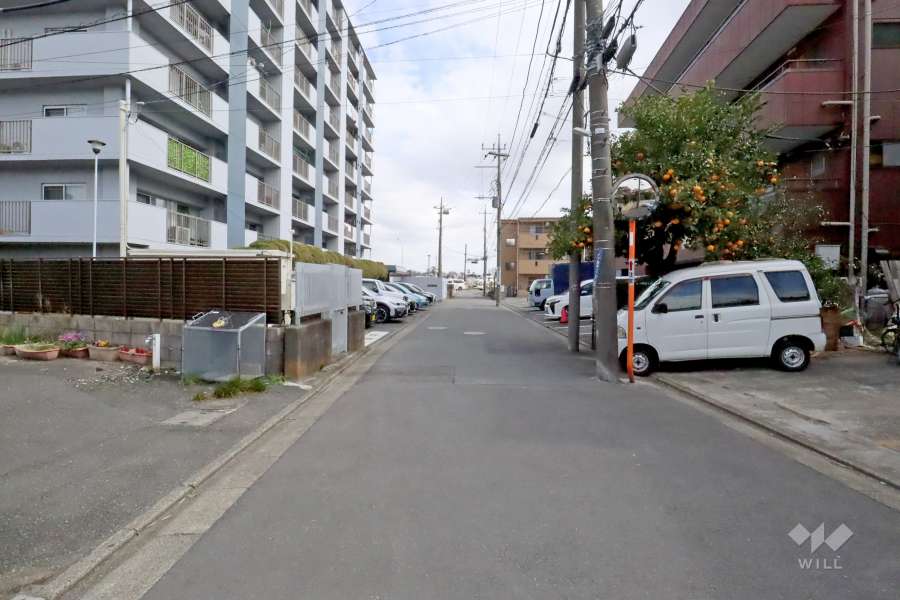 敷地南東側の前面道路
