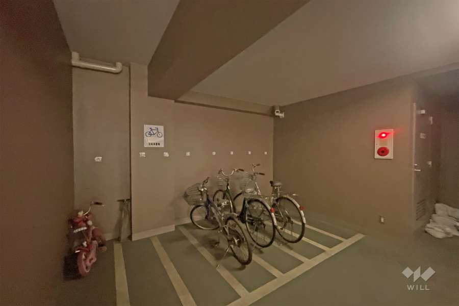 屋内に設けられた駐輪場