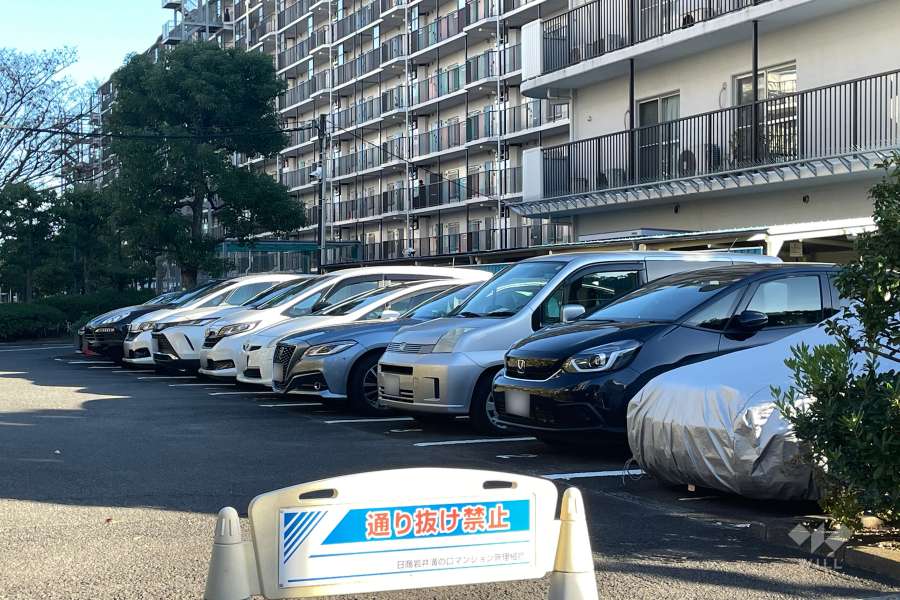 駐車場の出入り口