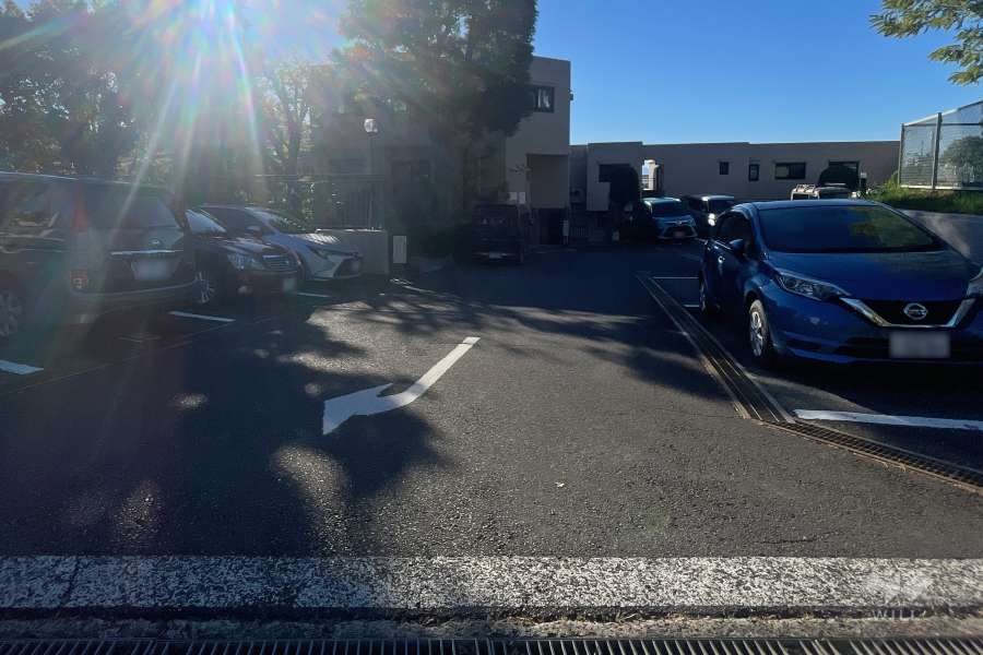 駐車場の出入り口　